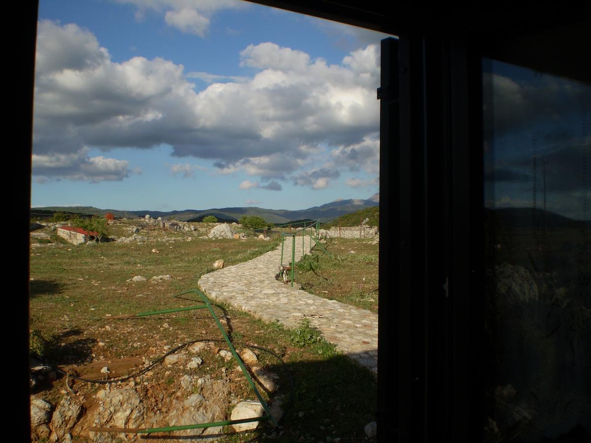 Arachovitika Kalivia Hotel Karyes Room photo
