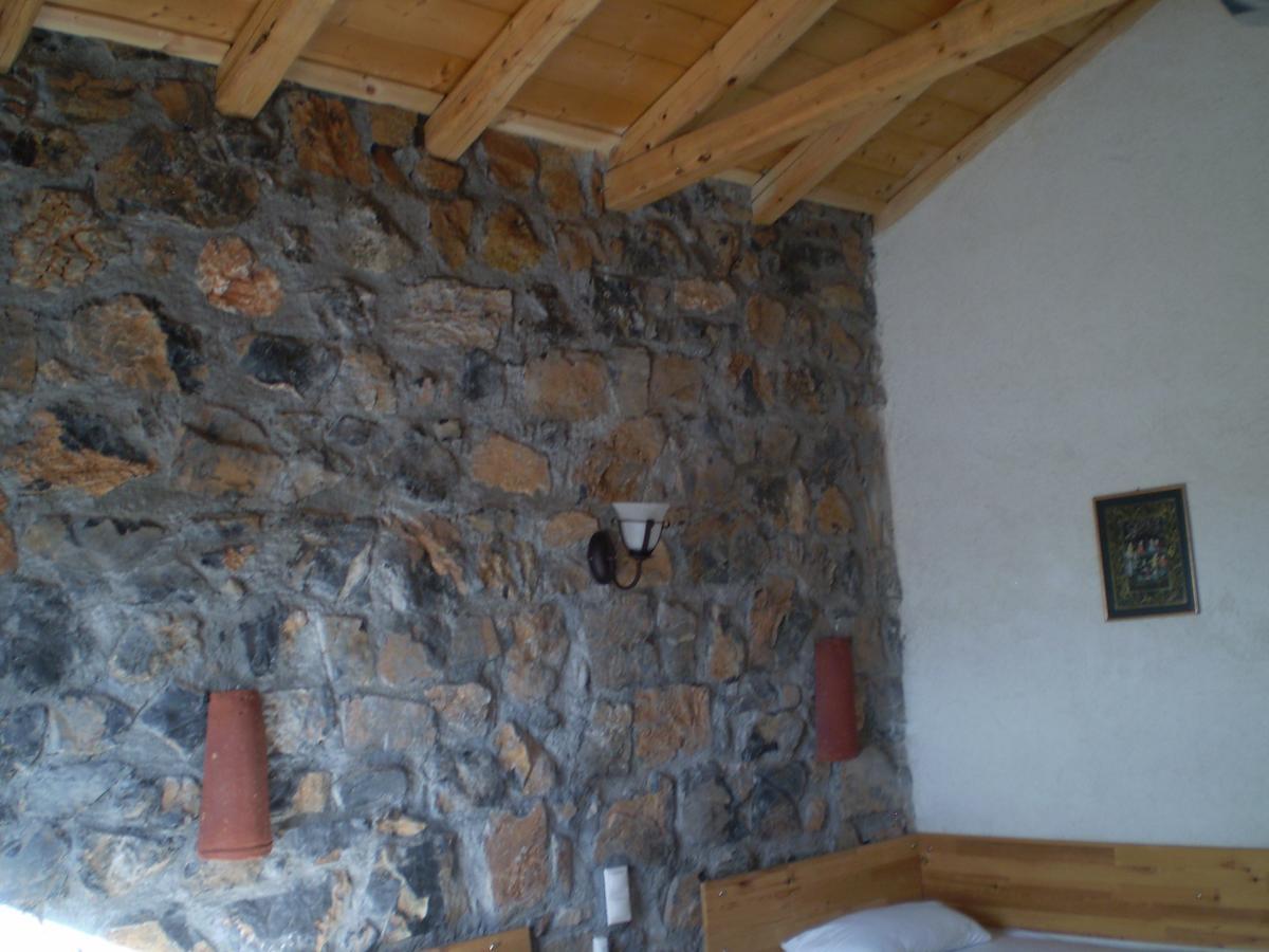 Arachovitika Kalivia Hotel Karyes Room photo